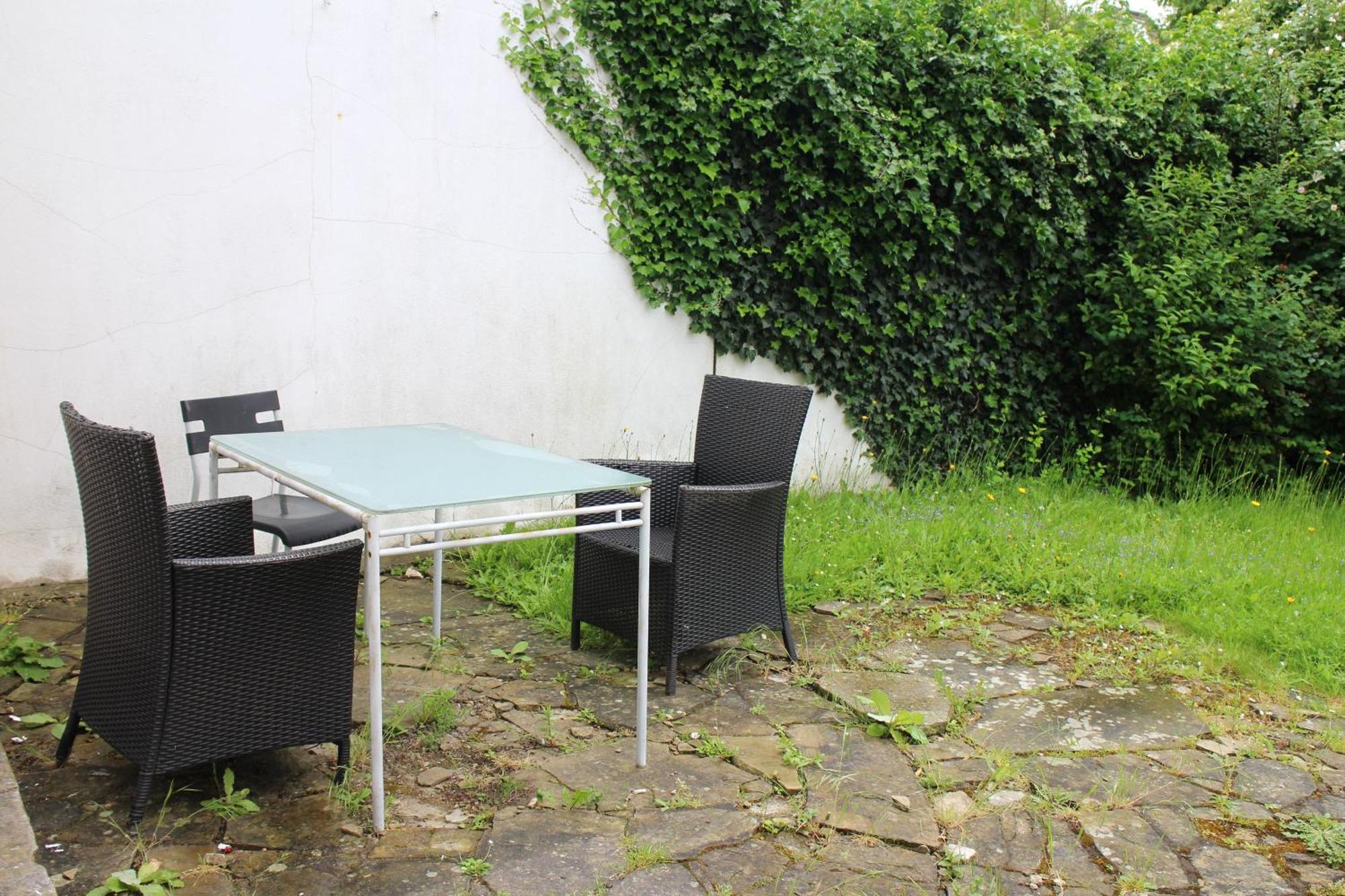 Large Garden Apartment On Golders Green High Road London Exterior photo